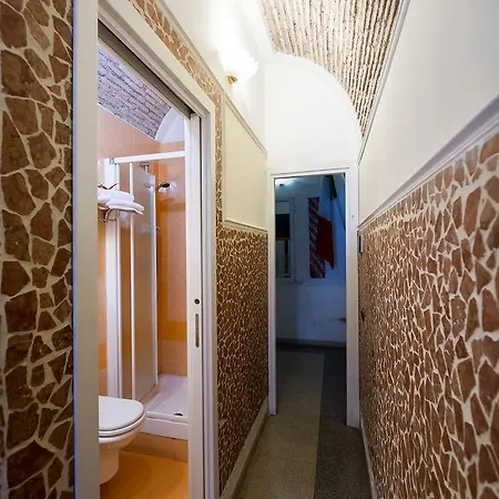 Konukevi Persepolis 3*