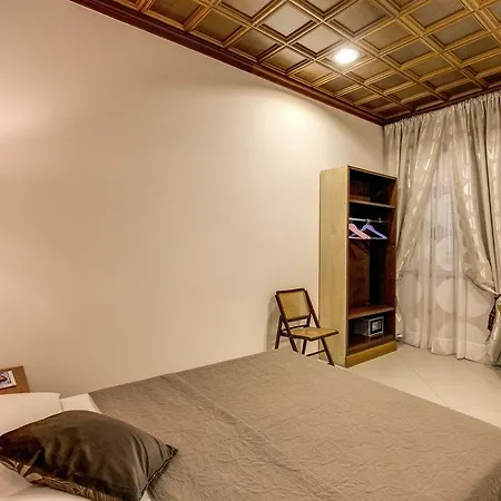 Persepolis Guest house 3*