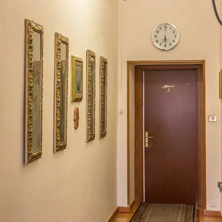 Persepolis Konukevi 3*